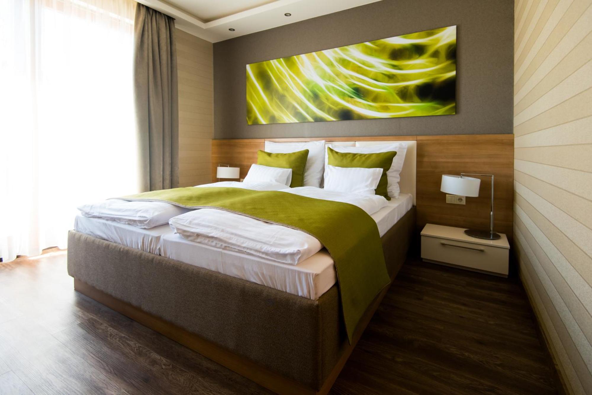 Bh Kristaly Hotell Debrecen Exteriör bild